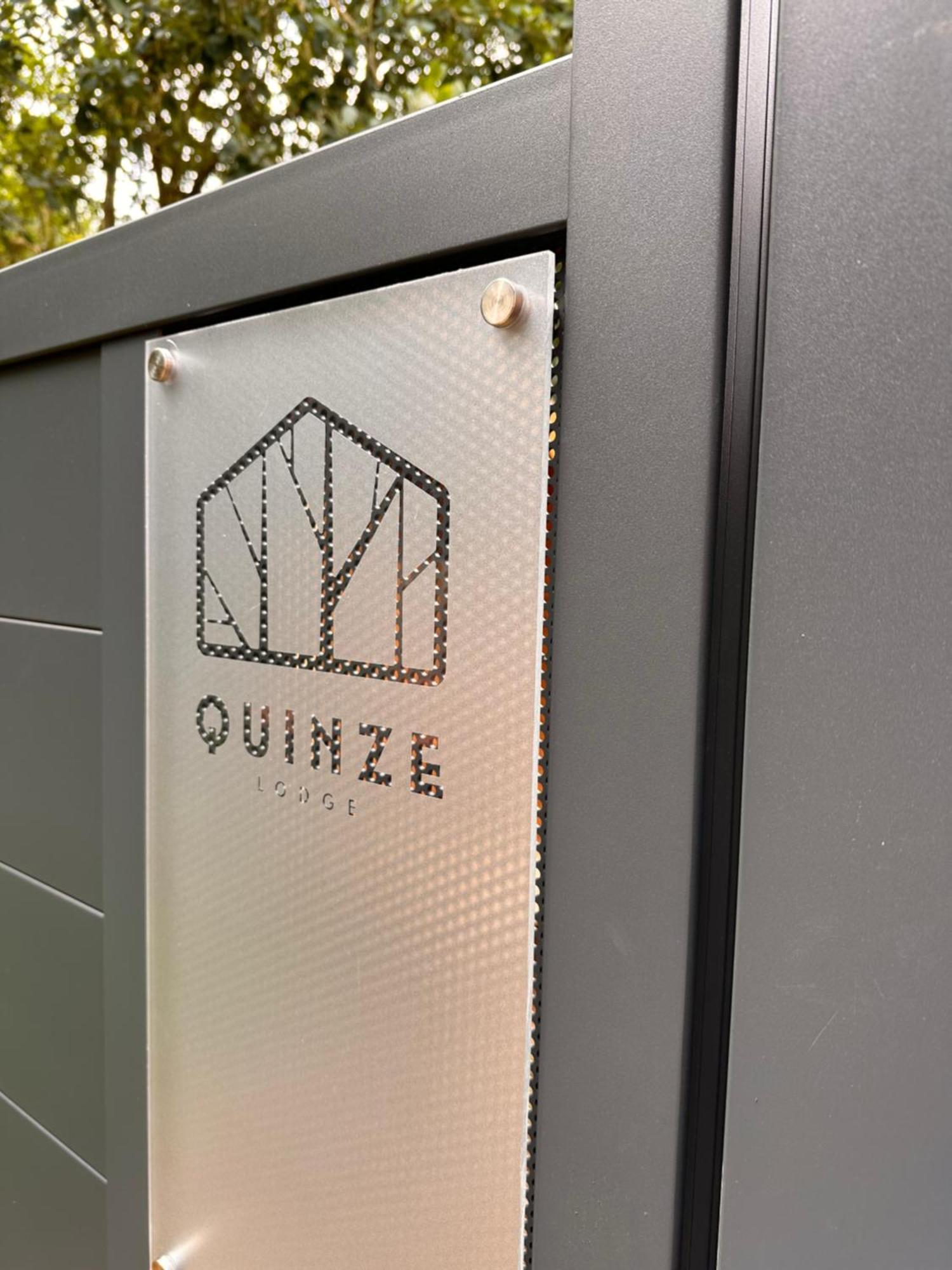 Quinze Suites Et Wellness De Luxe Ciney Esterno foto